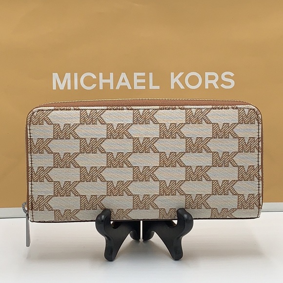 Michael Kors Men’s Women’s Cooper Tech Zip Around Continental Wallet
Light Cream - Picture 8 of 13